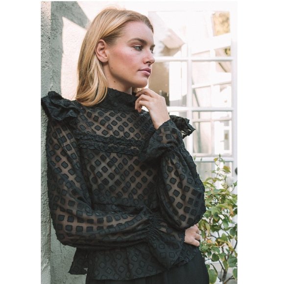 Senlis Tops - NWT SENLIS Cici Victorian Long Sleeve Boho Blouse